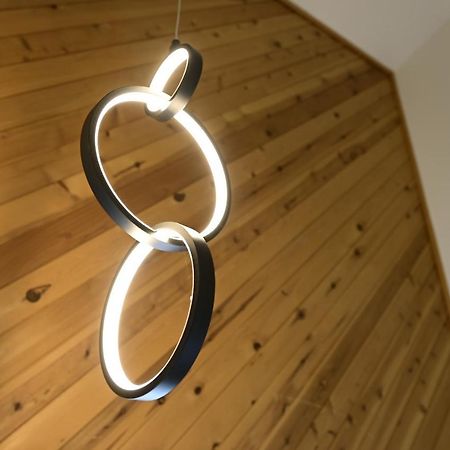 Modern Upstairs Loft - Newly Renovated! Villa Salem Bagian luar foto