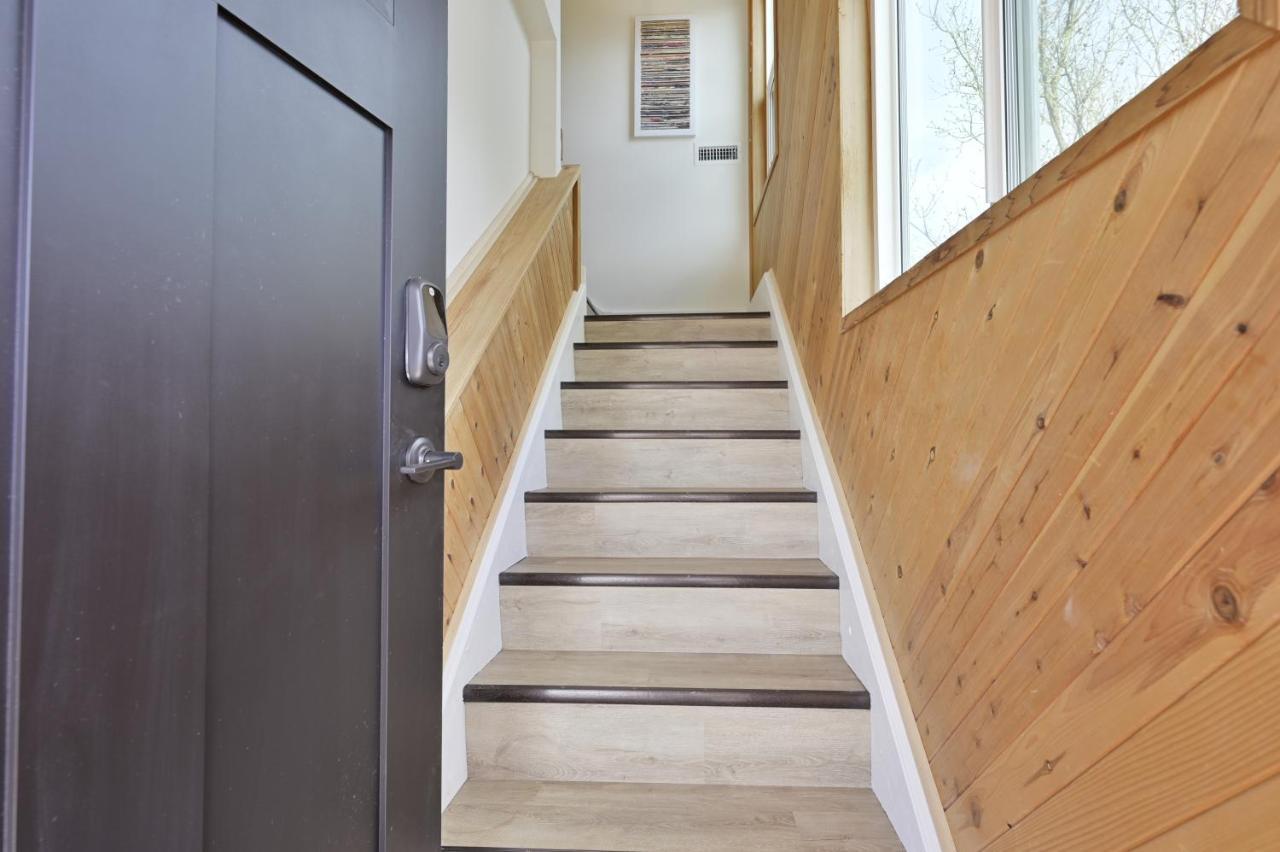 Modern Upstairs Loft - Newly Renovated! Villa Salem Bagian luar foto